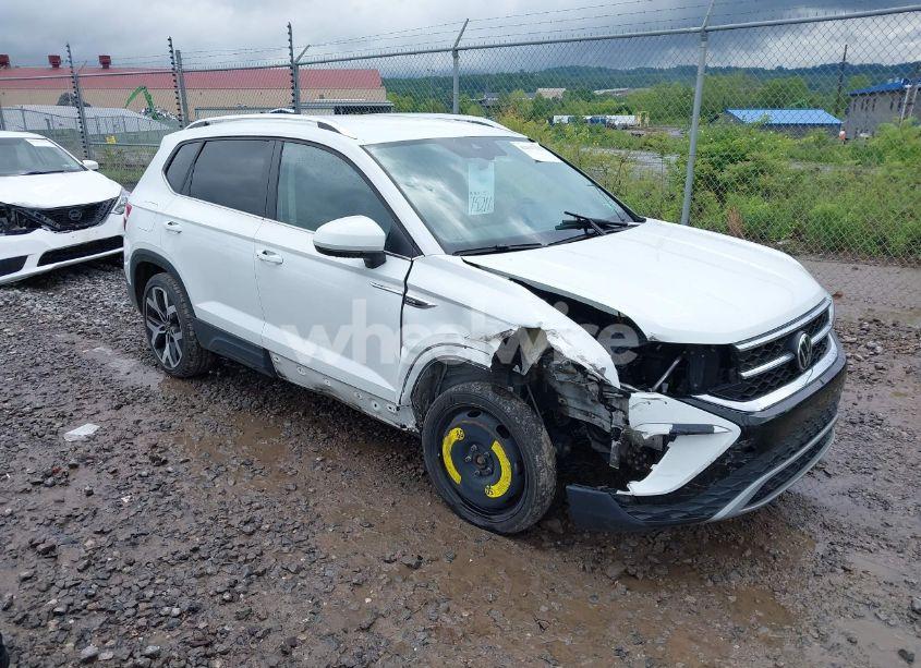 2022 Volkswagen Taos 1.5T SEL (VIN 3VVJX7B23NM020157) main photo