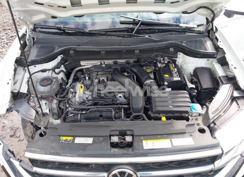 Photo 10 of 2022 Volkswagen Taos 1.5T SEL (VIN 3VVJX7B23NM020157)