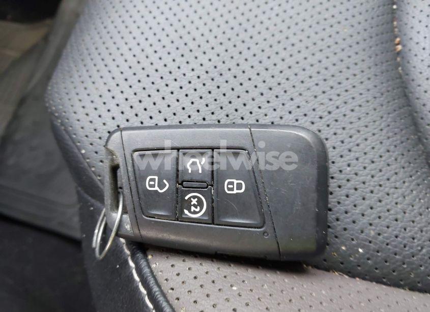 Photo 11 of 2022 Volkswagen Taos 1.5T SEL (VIN 3VVJX7B23NM020157)