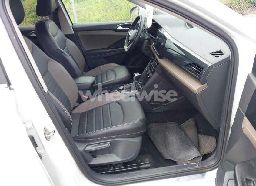 Photo 5 of 2022 Volkswagen Taos 1.5T SEL (VIN 3VVJX7B23NM020157)