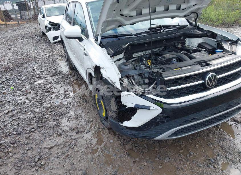 Photo 6 of 2022 Volkswagen Taos 1.5T SEL (VIN 3VVJX7B23NM020157)