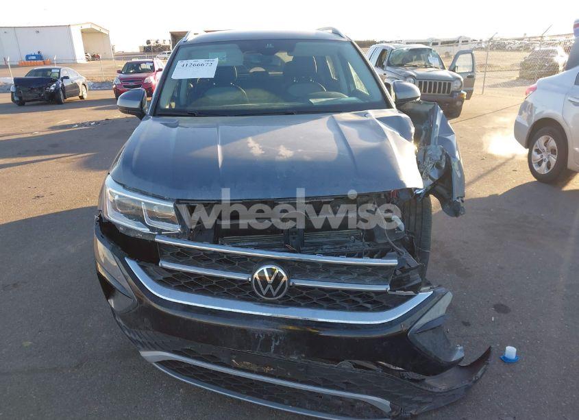 Photo 13 of 2022 Volkswagen Taos 1.5T SEL (VIN 3VVJX7B27NM026172)