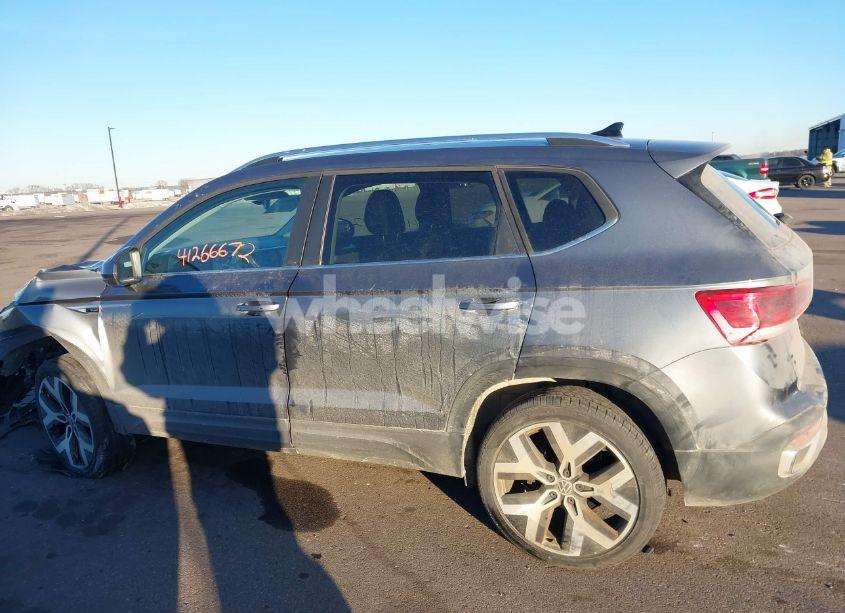 Photo 15 of 2022 Volkswagen Taos 1.5T SEL (VIN 3VVJX7B27NM026172)