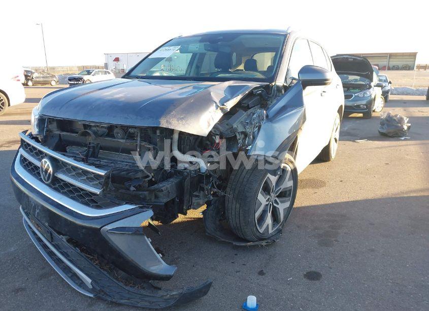Photo 6 of 2022 Volkswagen Taos 1.5T SEL (VIN 3VVJX7B27NM026172)