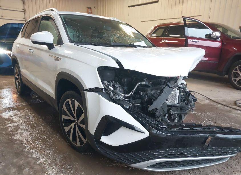 2022 Volkswagen Taos 1.5T SE (VIN 3VVLX7B20NM067610) main photo