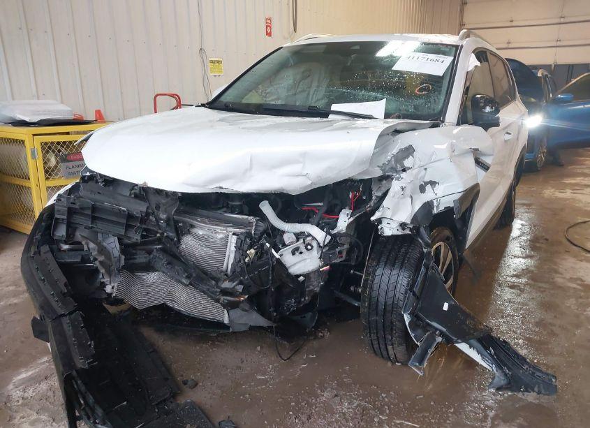 Photo 2 of 2022 Volkswagen Taos 1.5T SE (VIN 3VVLX7B20NM067610)