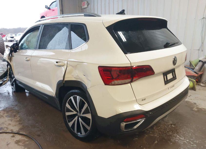 Photo 3 of 2022 Volkswagen Taos 1.5T SE (VIN 3VVLX7B20NM067610)