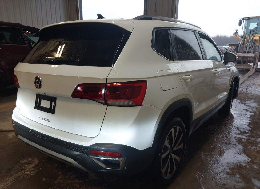 Photo 4 of 2022 Volkswagen Taos 1.5T SE (VIN 3VVLX7B20NM067610)