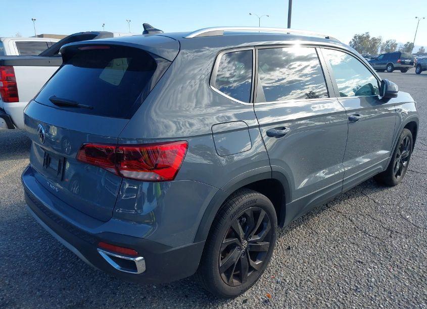 Photo 4 of 2022 Volkswagen Taos 1.5T SE (VIN 3VVLX7B20NM093253)