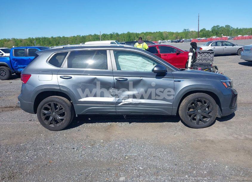 Photo 13 of 2022 Volkswagen Taos 1.5T SE (VIN 3VVLX7B23NM083106)