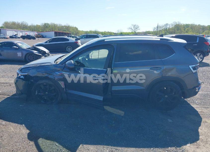 Photo 14 of 2022 Volkswagen Taos 1.5T SE (VIN 3VVLX7B23NM083106)