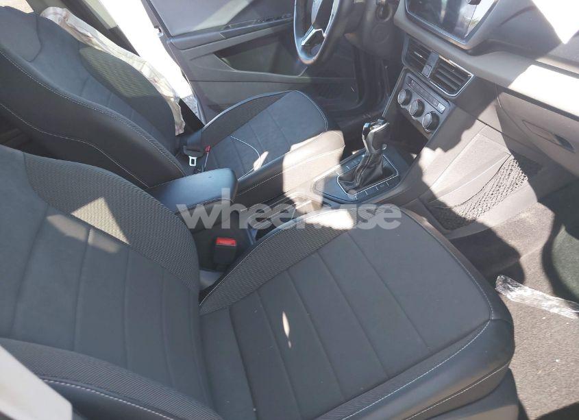 Photo 5 of 2022 Volkswagen Taos 1.5T SE (VIN 3VVLX7B23NM083106)