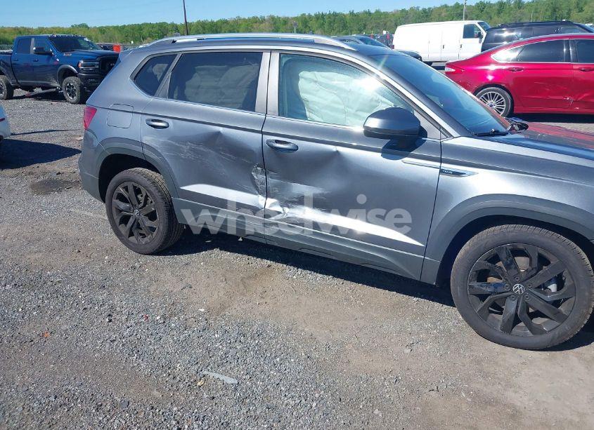 Photo 6 of 2022 Volkswagen Taos 1.5T SE (VIN 3VVLX7B23NM083106)