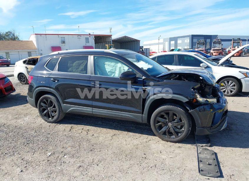 Photo 12 of 2022 Volkswagen Taos 1.5T SE (VIN 3VVLX7B25NM002848)
