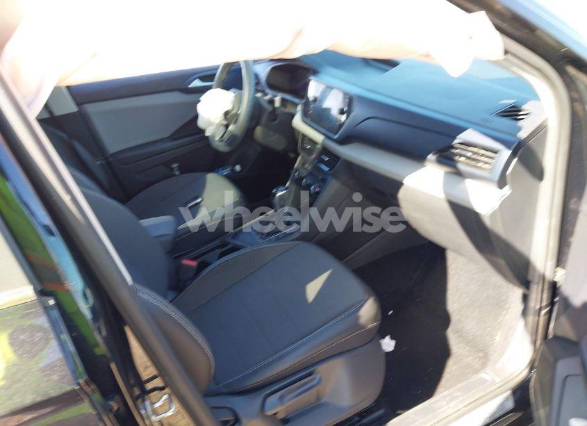 Photo 4 of 2022 Volkswagen Taos 1.5T SE (VIN 3VVLX7B25NM002848)