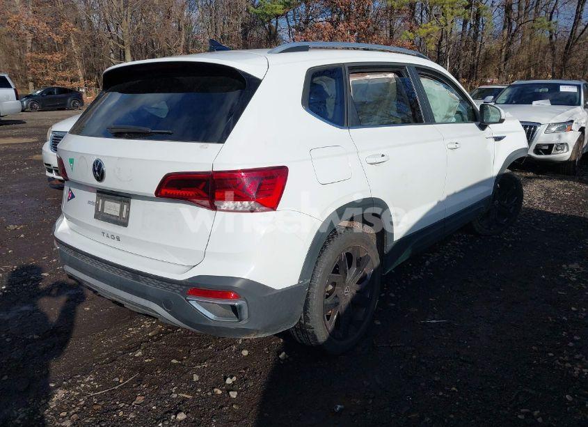 Photo 4 of 2022 Volkswagen Taos 1.5T SE (VIN 3VVLX7B26NM004558)