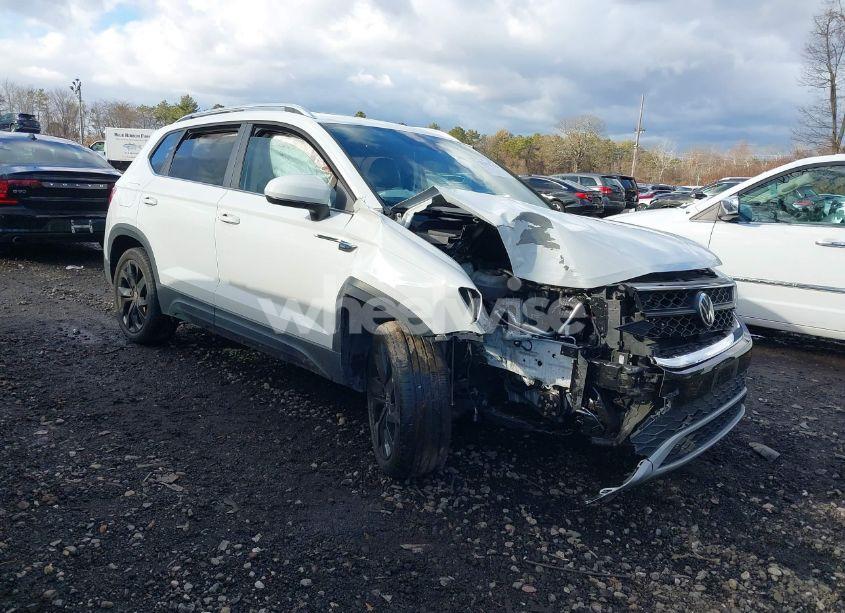 Photo 6 of 2022 Volkswagen Taos 1.5T SE (VIN 3VVLX7B26NM004558)