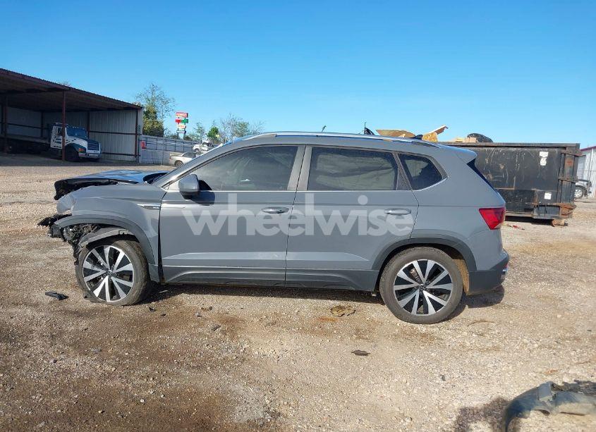 Photo 15 of 2022 Volkswagen Taos 1.5T SE (VIN 3VVLX7B26NM077297)