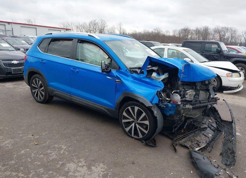 2022 Volkswagen Taos 1.5T SE (VIN 3VVLX7B27NM038198) main photo