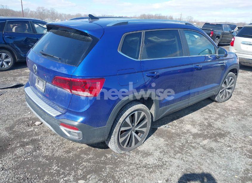 Photo 4 of 2022 Volkswagen Taos 1.5T SE (VIN 3VVLX7B28NM099124)