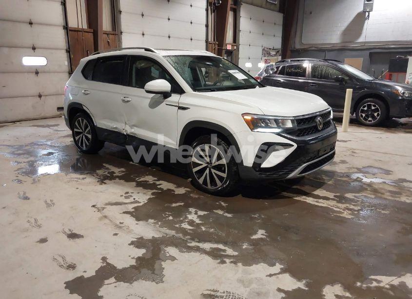 2022 Volkswagen Taos 1.5T SE (VIN 3VVLX7B29NM021449) main photo