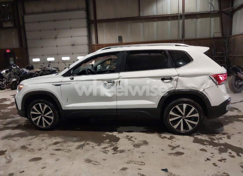 Photo 14 of 2022 Volkswagen Taos 1.5T SE (VIN 3VVLX7B29NM021449)