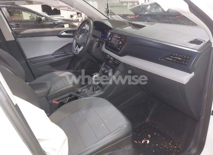 Photo 5 of 2022 Volkswagen Taos 1.5T SE (VIN 3VVLX7B29NM021449)