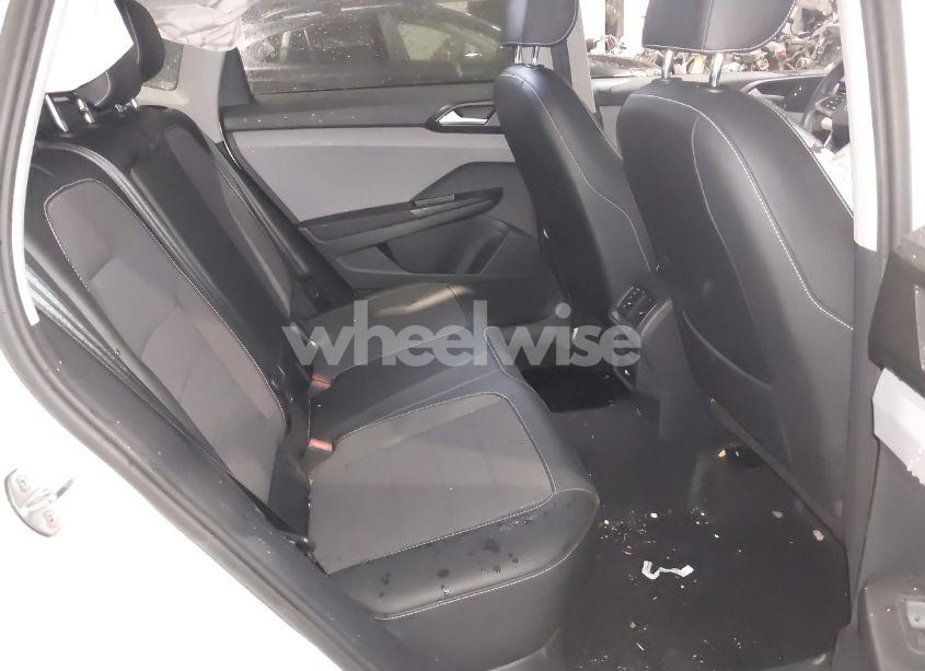 Photo 8 of 2022 Volkswagen Taos 1.5T SE (VIN 3VVLX7B29NM021449)