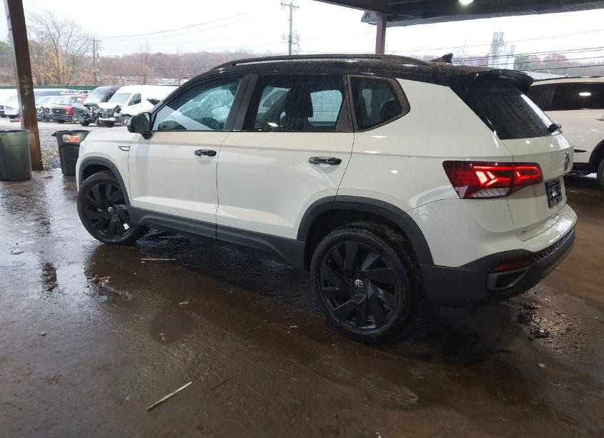 Photo 3 of 2024 Volkswagen Taos 1.5T SE BLACK (VIN 3VVLX7B29RM099798)