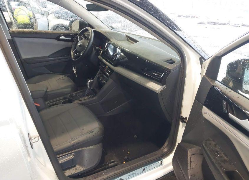 Photo 5 of 2024 Volkswagen Taos 1.5T SE BLACK (VIN 3VVLX7B29RM099798)