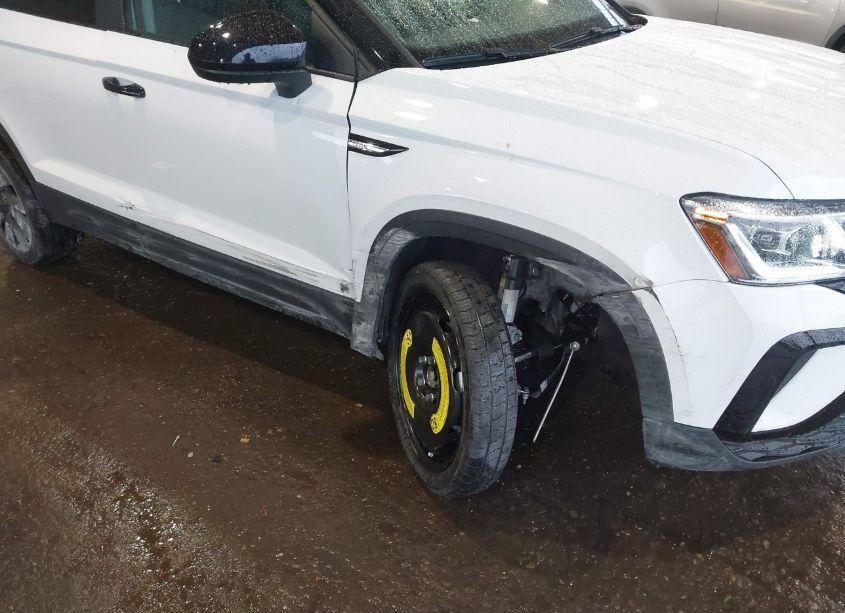 Photo 6 of 2024 Volkswagen Taos 1.5T SE BLACK (VIN 3VVLX7B29RM099798)