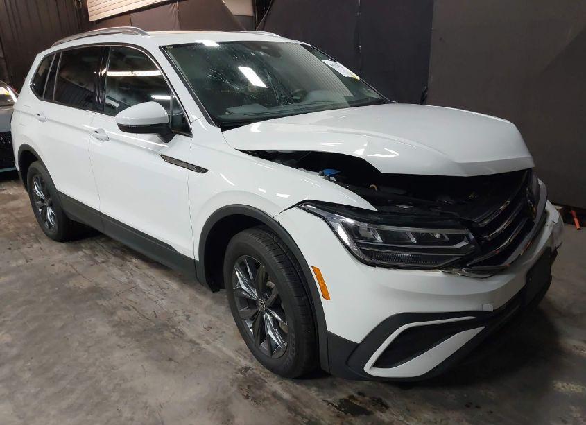 2024 Volkswagen Tiguan 2.0T SE/WOLFSBURG EDITION (VIN 3VVMB7AX0RM026819) main photo