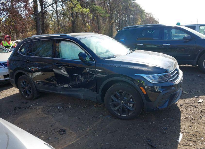 Photo 13 of 2024 Volkswagen Tiguan 2.0T SE/WOLFSBURG EDITION (VIN 3VVMB7AX1RM090867)