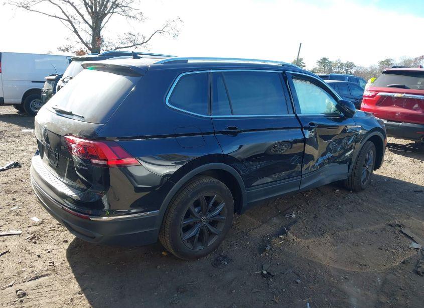 Photo 4 of 2024 Volkswagen Tiguan 2.0T SE/WOLFSBURG EDITION (VIN 3VVMB7AX1RM090867)