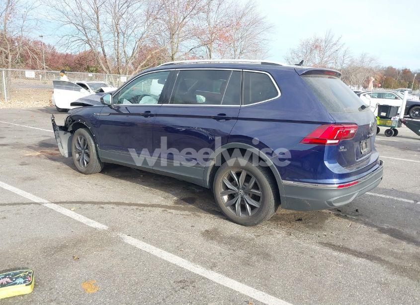 Photo 3 of 2023 Volkswagen Tiguan 2.0T SE (VIN 3VVMB7AX3PM006867)