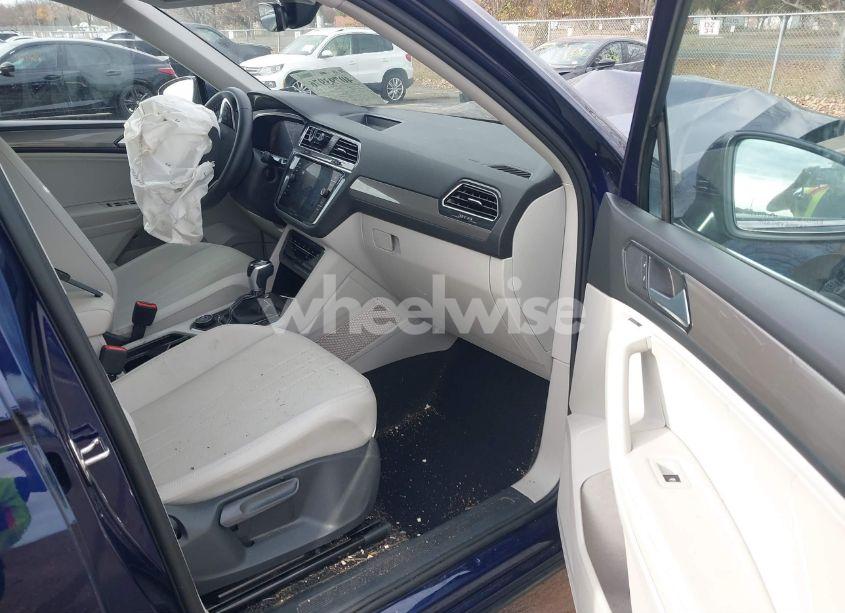 Photo 5 of 2023 Volkswagen Tiguan 2.0T SE (VIN 3VVMB7AX3PM006867)