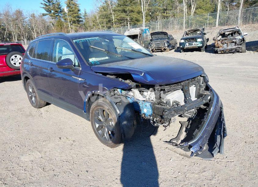 2024 Volkswagen Tiguan 2.0T SE/WOLFSBURG EDITION (VIN 3VVMB7AX4RM108794) main photo