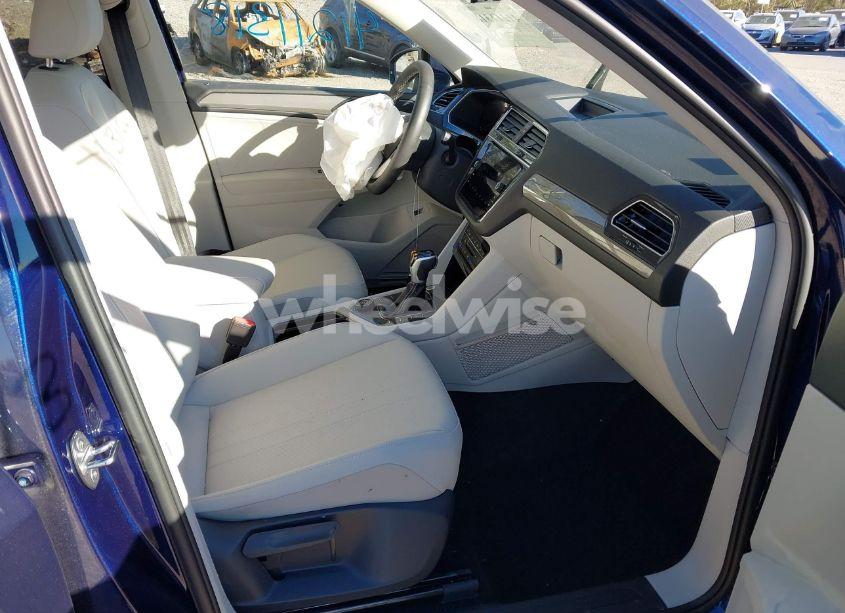 Photo 5 of 2024 Volkswagen Tiguan 2.0T SE/WOLFSBURG EDITION (VIN 3VVMB7AX4RM108794)