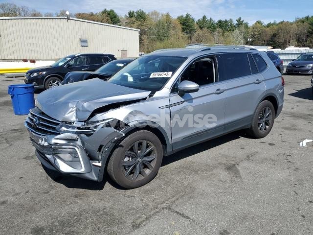 Photo 2 of 2024 VOLKSWAGEN TIGUAN SE (VIN 3VVMB7AX4RM166985)