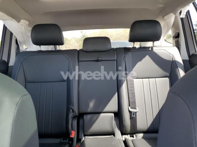 Photo 3 of 2024 VOLKSWAGEN TIGUAN SE (VIN 3VVMB7AX4RM166985)