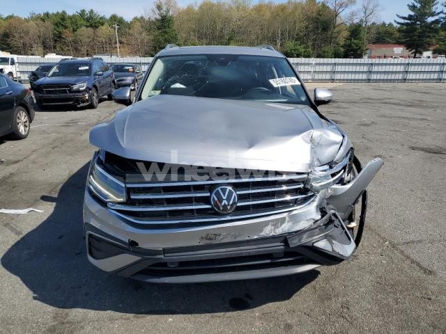 Photo 5 of 2024 VOLKSWAGEN TIGUAN SE (VIN 3VVMB7AX4RM166985)