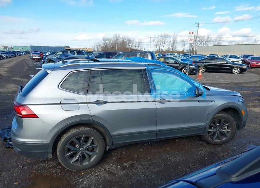 Photo 13 of 2024 Volkswagen Tiguan 2.0T SE/WOLFSBURG EDITION (VIN 3VVMB7AX5RM015041)