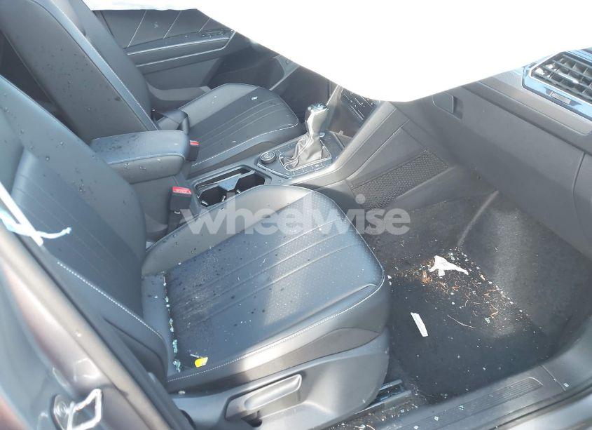 Photo 5 of 2024 Volkswagen Tiguan 2.0T SE/WOLFSBURG EDITION (VIN 3VVMB7AX5RM015041)