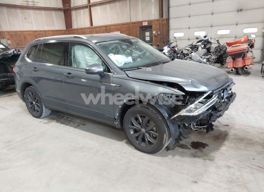 2024 Volkswagen Tiguan 2.0T SE/2.0T WOLFSBURG EDITION (VIN 3VVMB7AX5RM057189) main photo