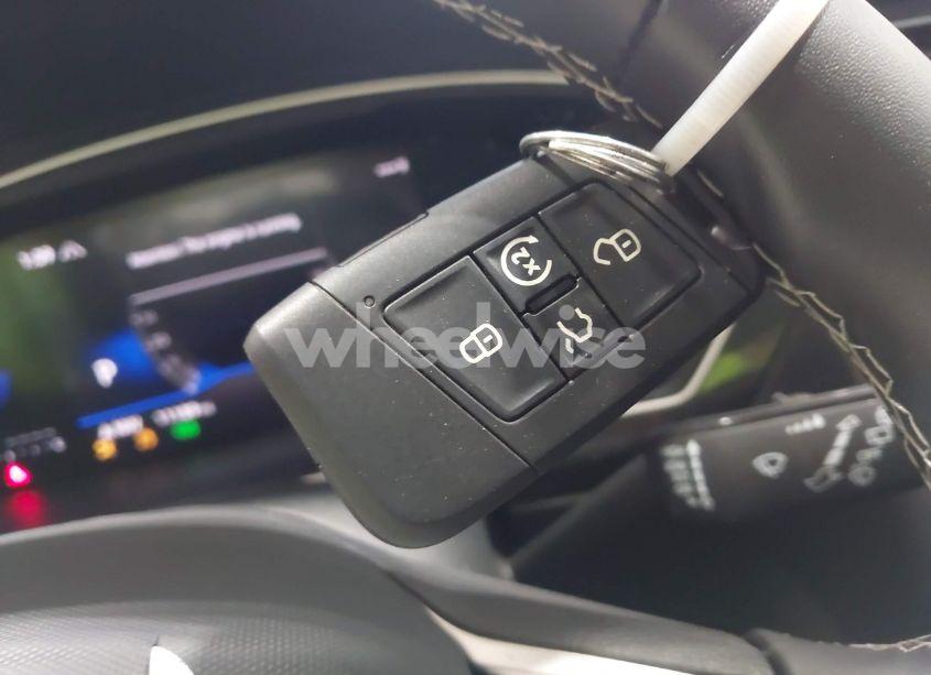 Photo 11 of 2024 Volkswagen Tiguan 2.0T SE/2.0T WOLFSBURG EDITION (VIN 3VVMB7AX5RM057189)