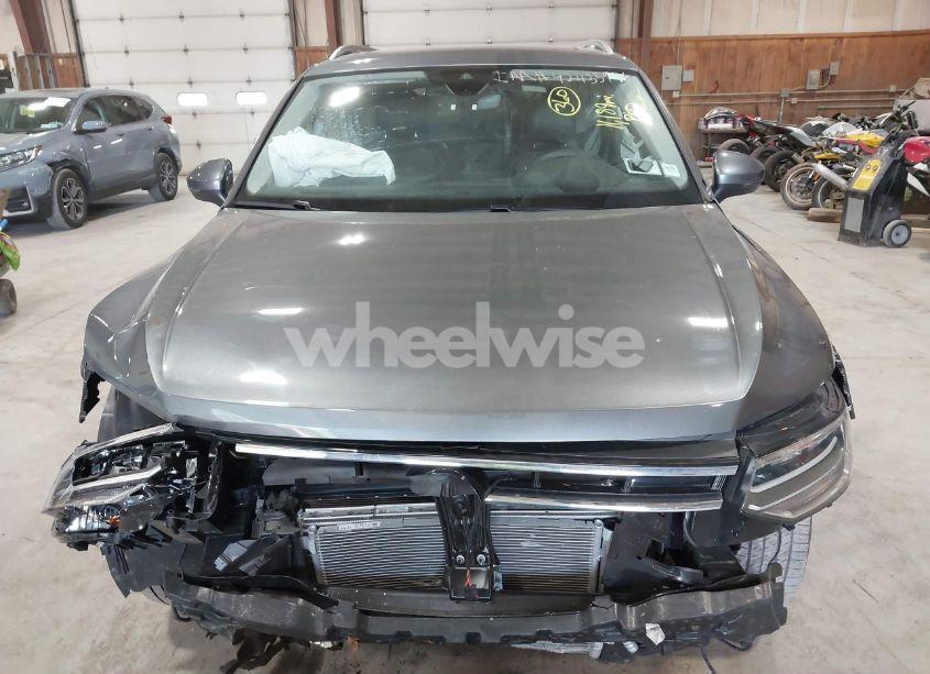 Photo 12 of 2024 Volkswagen Tiguan 2.0T SE/2.0T WOLFSBURG EDITION (VIN 3VVMB7AX5RM057189)