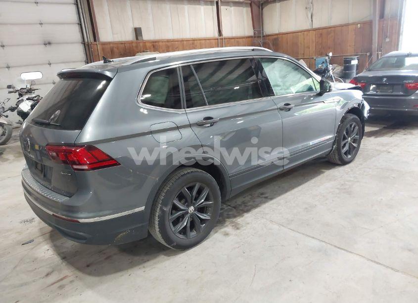 Photo 4 of 2024 Volkswagen Tiguan 2.0T SE/2.0T WOLFSBURG EDITION (VIN 3VVMB7AX5RM057189)