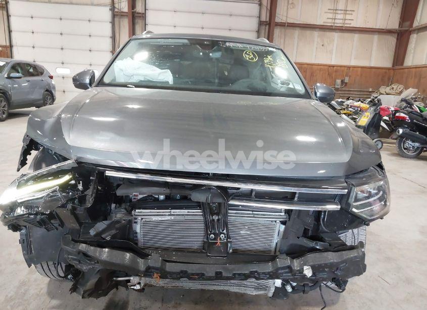 Photo 6 of 2024 Volkswagen Tiguan 2.0T SE/2.0T WOLFSBURG EDITION (VIN 3VVMB7AX5RM057189)