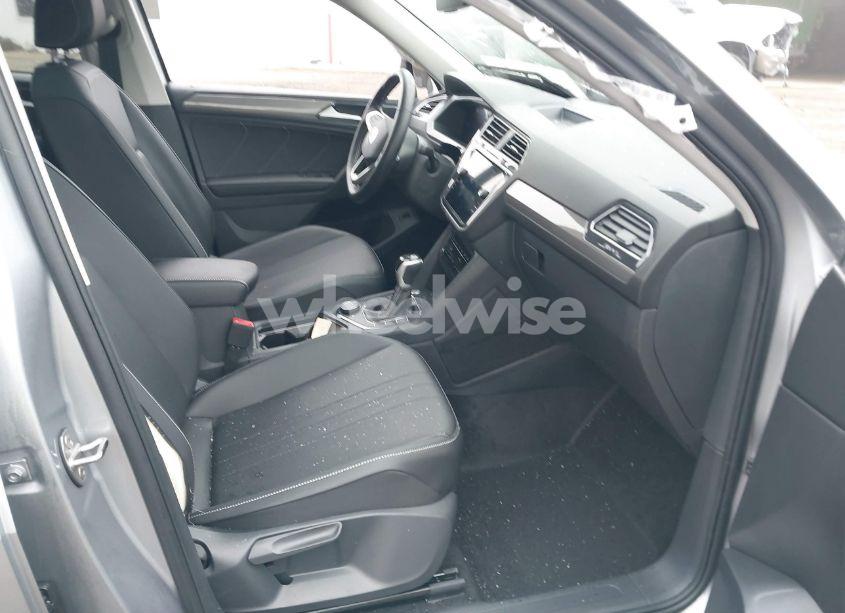 Photo 5 of 2024 Volkswagen Tiguan 2.0T SE/2.0T WOLFSBURG EDITION (VIN 3VVMB7AX5RM185299)