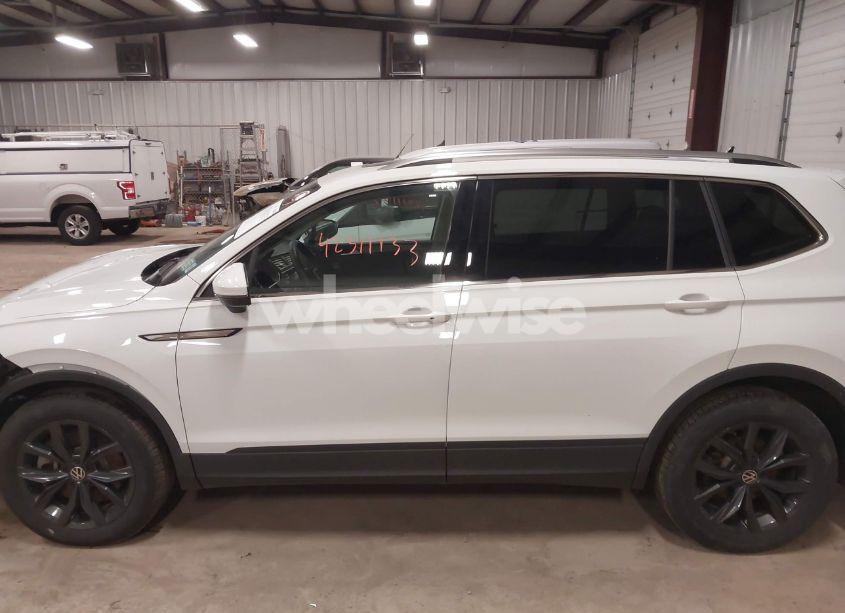 Photo 14 of 2024 Volkswagen Tiguan 2.0T SE/2.0T WOLFSBURG EDITION (VIN 3VVMB7AX6RM135219)